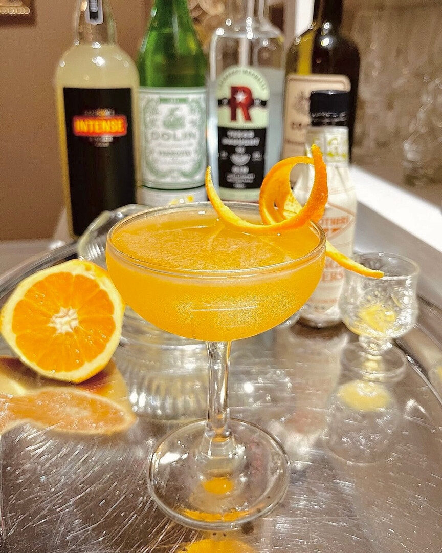 Yesterday (9/1) was Ginger Cat Appreciation Day and what better way to celebrate than with an intense riff on the classic Satan’s Whiskers? Thanks to @tallhoggs_trough for this great recipe and cheers to ginger cats everywhere, especially Kenickie Murdoc… instagr.am/p/C_bnxINssDp/