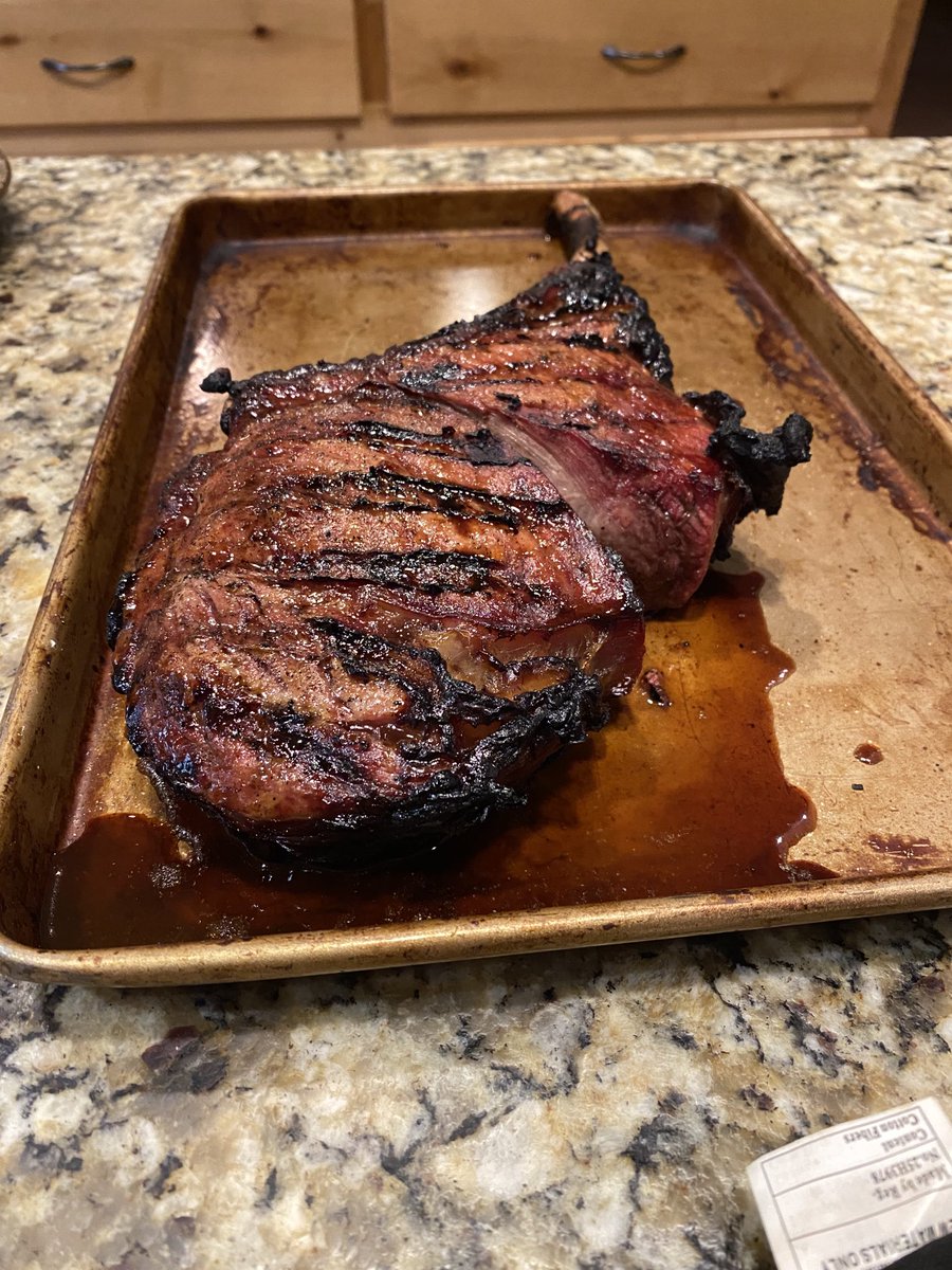 SuzieQuackers2's tweet photo. Quacker and a TommyHawk, Black Truffle and Fresh Garlic with a Asparagus and Mushroom kicker! #WishUWereHere #TwoTrickPony #OkieFusionCooking https://t.co/nSj21ffMRd