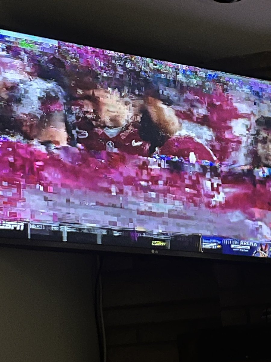 chad_brandon's tweet photo. @Xfinity this is every night get your shit together !! https://t.co/YyqgIyMTyP