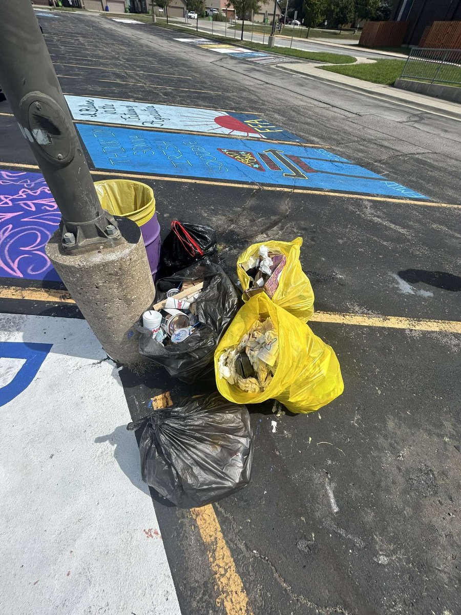 BHS4Environment's tweet photo. Olive, Adalyn, Saylor, Isaac, and Ali spent their Labor Day cleaning up the school parking lot! Your hard work is truly appreciated! #LaborDayCleanup #TeamWork #SchoolPride

Fun Fact: It can take up to 1,000 years for a plastic bag to decompose in a landfill. 🌎♻️ https://t.co/F5qtqk7udP