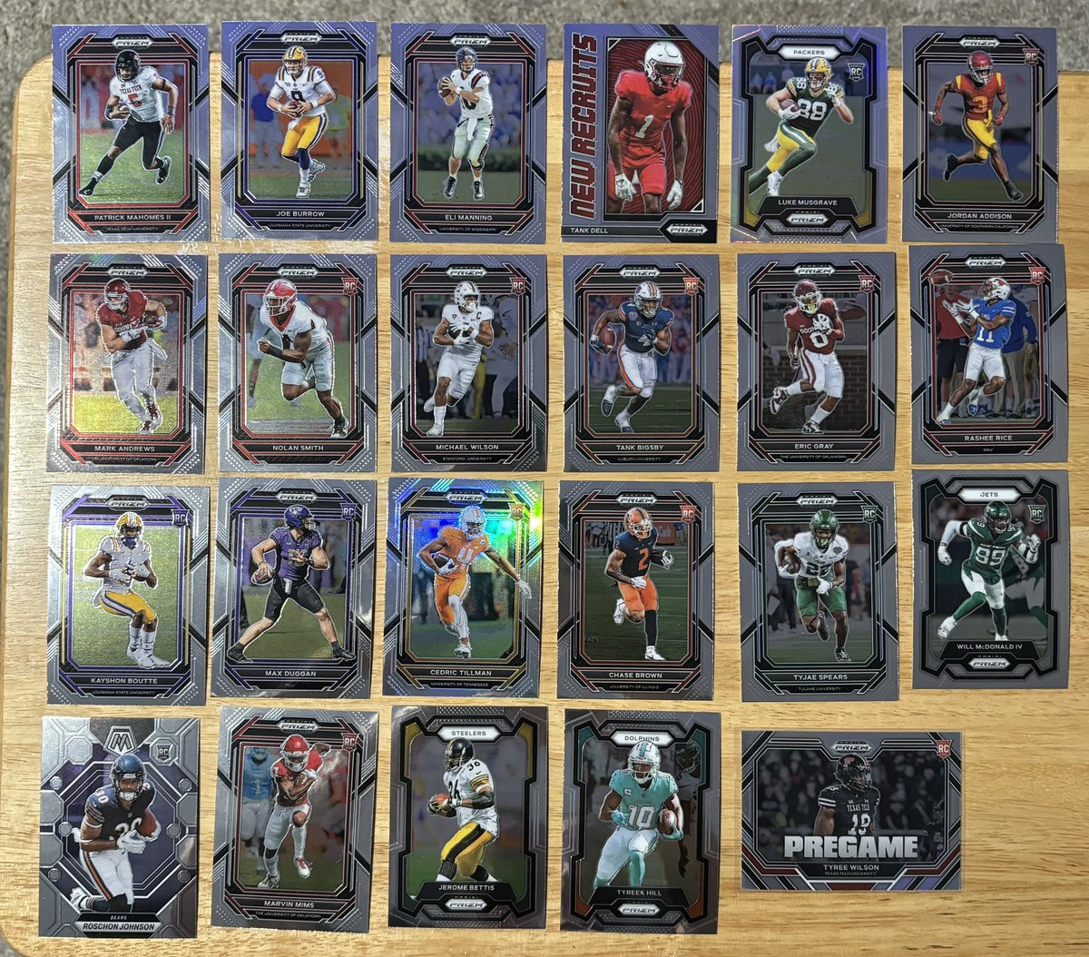 <a href="/SeanApp21/">Appenzeller Sports Cards</a> Wr’s/TE’s Lot (Laporta/Blue)
Illusions Lot (22)
Donruss Optics (Holo/Shocks)
Prizm + Silvers (23) 
🚨$15 BMWT takes all cards!