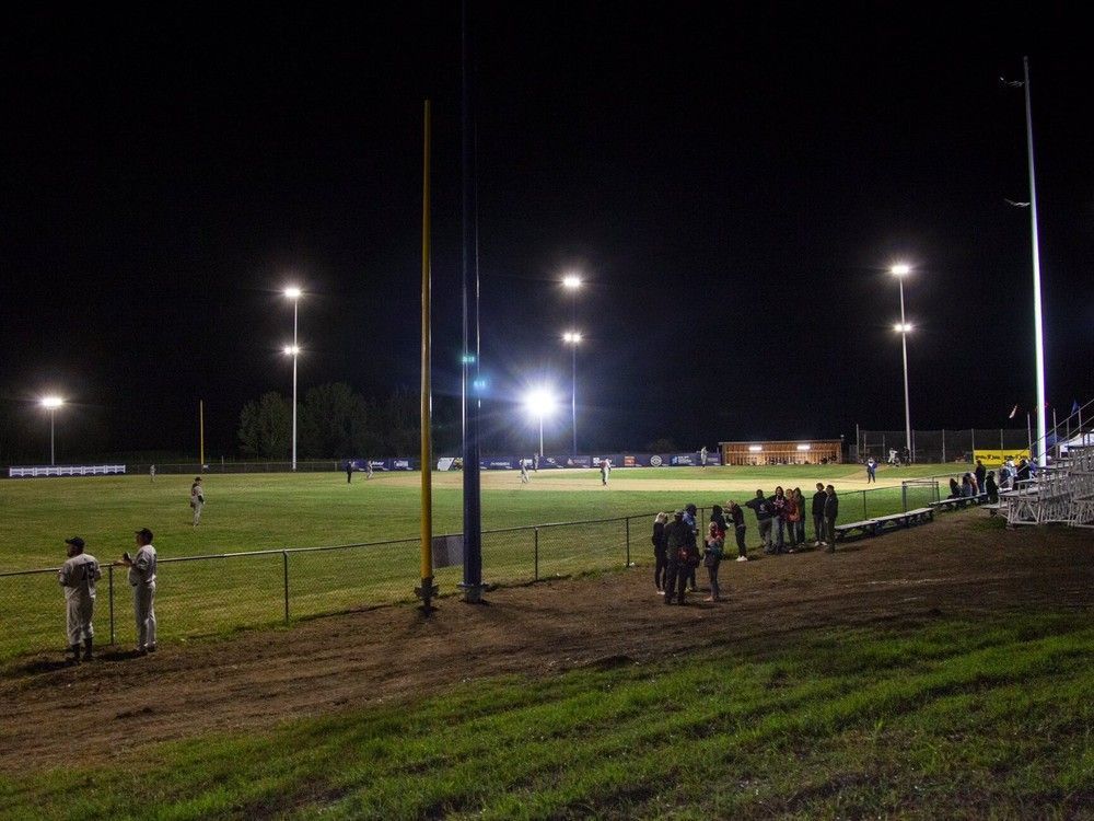 Record broken at world's longest baseball game near Edmonton

Read More: edmontonjournal.com/news/record-br…