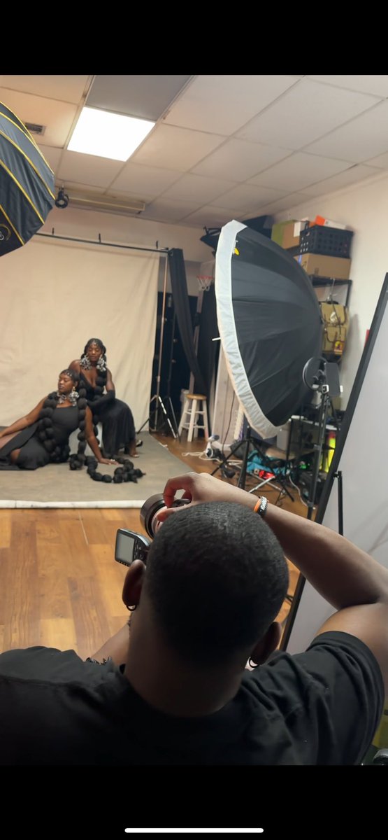 temmy_turner's tweet photo. BTS                          vs                 The Shot https://t.co/N18SCB5RLe