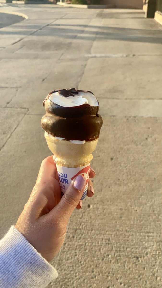 Back to school tradition🍦☀️ started this as a kid and have kept it going every year since! 

Wishing everyone a happy #ocsbFirstDay tomorrow 😎