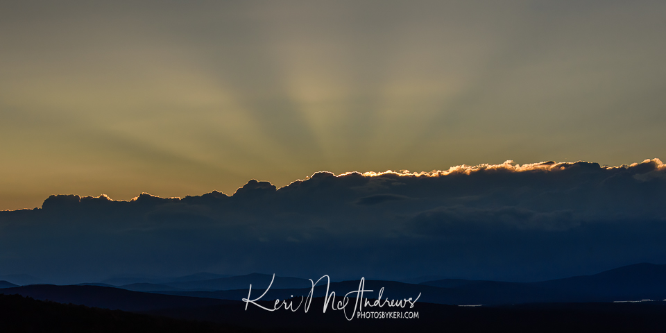 PhotosByKeri's tweet image. Hidden Sunset 9/1/24
#2024Project52 #Week35
Spent LDW in Maine with family and took a ride up to #HeightOfLand for #sunset, which was #hidden but created these beautiful #crepuscular #rays above the clouds! Such a crowning moment! #mewx #amazingview 
photosbykeri.com/fine-art/e2436…