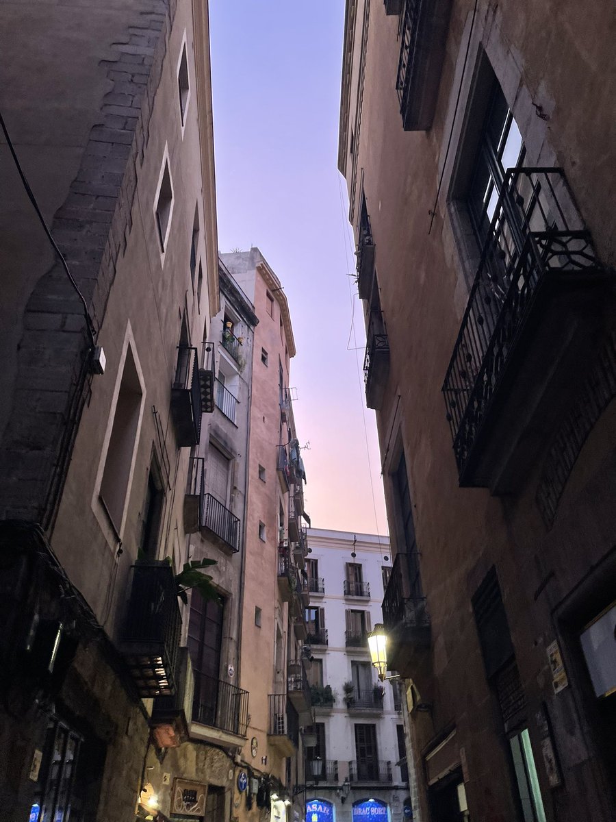 RSPN_Hideouts's tweet image. Grew my block list exponentially from my player walkout tweet so thank you for that 😘 I’m gonna keep doing me and enjoying life. Back to scheduled work tomorrow focusing on teamers :) Will be back to Europe soon, fav trip I’ve ever been on and have a lot more to explore.