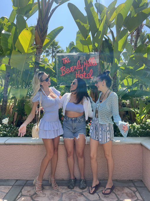 Reunited 😍 @yaycourtney @katieteresi https://t.co/eC6SemSKiv<a class="tags" target="_blank" title="On Twitter" href="/?out=eyJ0eXAiOiJKV1QiLCJhbGciOiJIUzUxMiJ9.eyJpYXQiOjE3Mjc3NzI4MjYsImlzcyI6InR3cG9ybnN0YXJzLmNvbSIsIm5iZiI6MTcyNzc3MjgyNiwiZXhwIjoxNzU5MzA4ODI2LCJyZWRpcmVjdF91cmwiOiJodHRwczovL3R3aXR0ZXIuY29tL3lheWNvdXJ0bmV5In0.aB8KlkQhfirt0LvXGrq6ZTptIc7zO9BJCHBeBkOJpkX82egvoW9X8QyU1ozAFABB9W2U0ARp_6KCnkEDUIT0Rg">@yaycourtney</a><a class="tags" target="_blank" title="On Twitter" href="/?out=eyJ0eXAiOiJKV1QiLCJhbGciOiJIUzUxMiJ9.eyJpYXQiOjE3Mjc3NzI4MjYsImlzcyI6InR3cG9ybnN0YXJzLmNvbSIsIm5iZiI6MTcyNzc3MjgyNiwiZXhwIjoxNzU5MzA4ODI2LCJyZWRpcmVjdF91cmwiOiJodHRwczovL3R3aXR0ZXIuY29tL2thdGlldGVyZXNpIn0.3DIH0hUw7MbZFZQ2LEm5UOvYzMokOln-T1rVDuIuabMej445ttWxrz0rT0drr1OSojo_CCxsV4P3GD8yAfkw-g">@katieteresi</a>