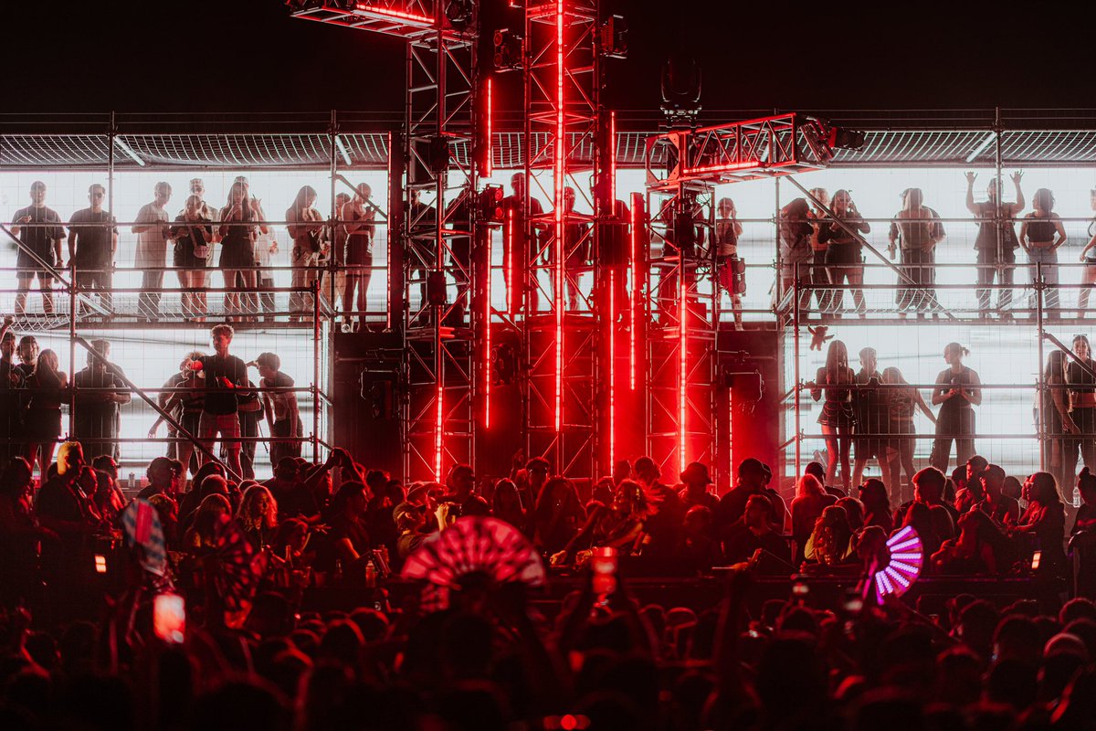 saralandrydj's tweet photo. 💫LA - Round 2💫

And that’s a wrap! L.A I’m filled with gratitude for the love and support you’ve showed me this weekend. Two incredible sold out shows, surrounded by friends, family and all of you who have supported me on my journey. This was a big milestone for me. Thank you🖤 https://t.co/l2fxkkVVne