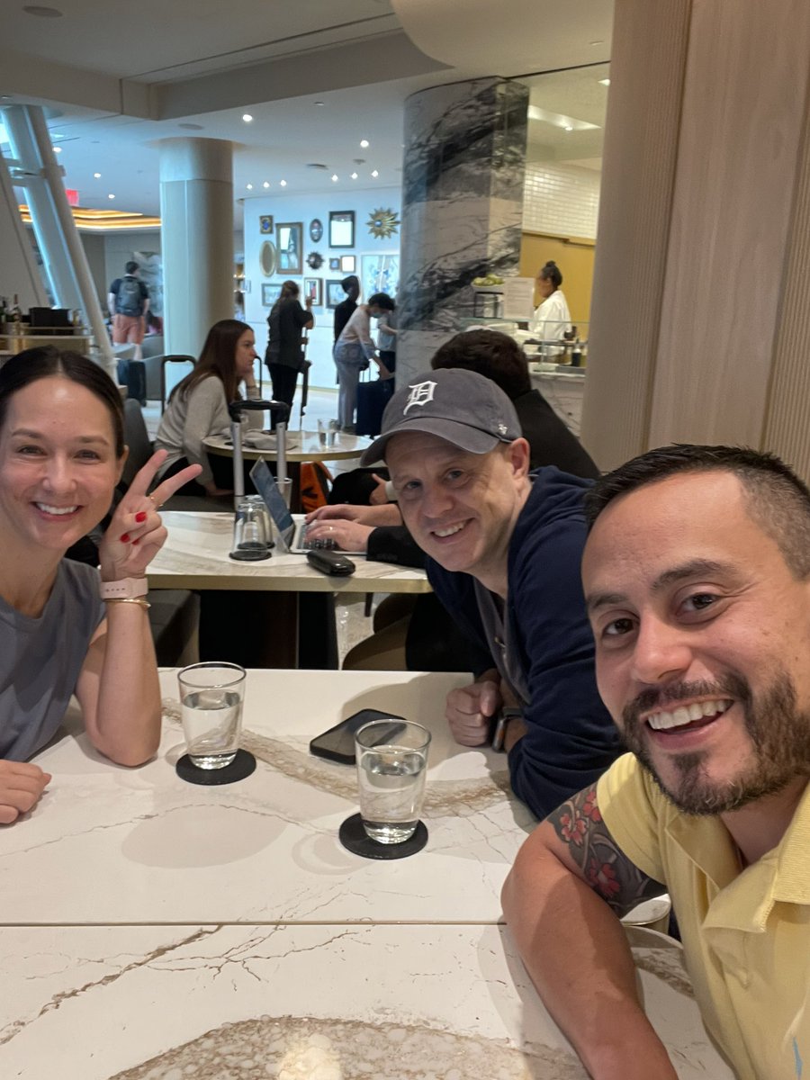 On our way to #ESRA2024 🙌🏻<a href="/JohnHagenMD/">John Hagen</a> <a href="/AlbertoArdonMD/">Alberto Ardon MD, MPH, FASA, SAMBA-F</a>