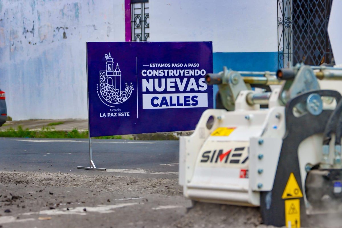 MarcelaPinedaSV's tweet photo. Iniciamos nuestro plan de bacheo en el Distrito de Zacatecoluca 😌

Paso a paso. https://t.co/5eK26A1Edc