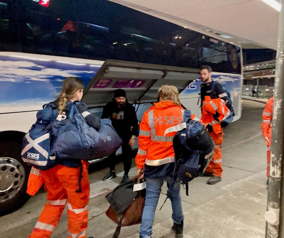 vicsesnews's tweet photo. Last night 29 of our @NSWSES brothers and sisters in orange touched down in Melbourne to support the ongoing efforts of crews following Victoria’s recent wild weather.
Thank you @NSWSES #WeWorkAsOne 🧡🧡🧡 https://t.co/m1ZDiYX3F9