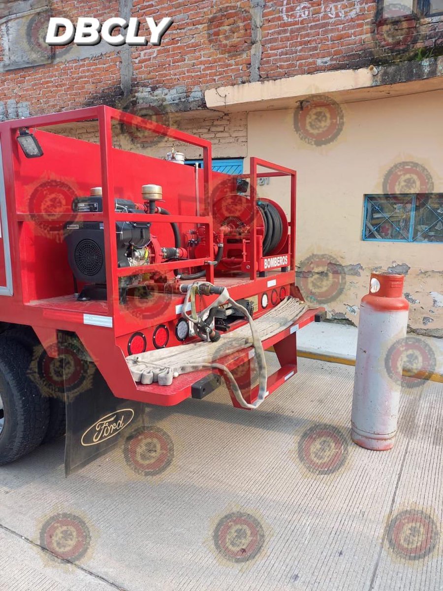🚨Fuga de gas LP🚨

🚒Unidad QR1 responde a reporte de fuga de gas LP en la colonia Emiliano Zapata,  se retira cilindro de 30kg del lugar.

☎️9-1-1 número de emergencias☎️

🚒 Bomberos celaya, trabajamos por ti 👩‍🚒