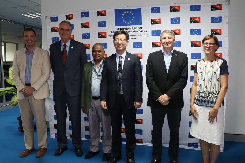 European Union Delegation PNG (@euinpng) on Twitter photo Fruitful exchange between the EU 🇪🇺 Ambassador Jacques Fradin and Jong-Jin Kim, Assistant Director-General and Food and Agriculture Organization (FAO) Regional Representative for Asia and the Pacific on their collaboration in Papua New Guinea 🇵🇬
<a href="/FAOinPNG/">FAO Papua New Guinea</a> <a href="/STREITpng/">EU Funded UN Joint STREIT PNG Programme</a> Fruitful exchange between the EU 🇪🇺 Ambassador Jacques Fradin and Jong-Jin Kim, Assistant Director-General and Food and Agriculture Organization (FAO) Regional Representative for Asia and the Pacific on their collaboration in Papua New Guinea 🇵🇬
<a href="/FAOinPNG/">FAO Papua New Guinea</a> <a href="/STREITpng/">EU Funded UN Joint STREIT PNG Programme</a>