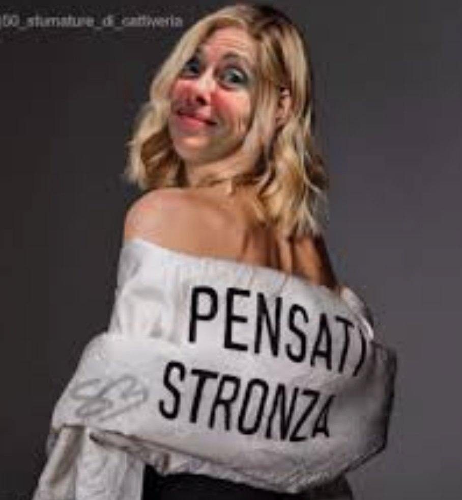 Eli74505503's tweet image. Strana svista. 
Tante volte vede cose che se le inventa, addirittura! #Dvcia 👇🏿