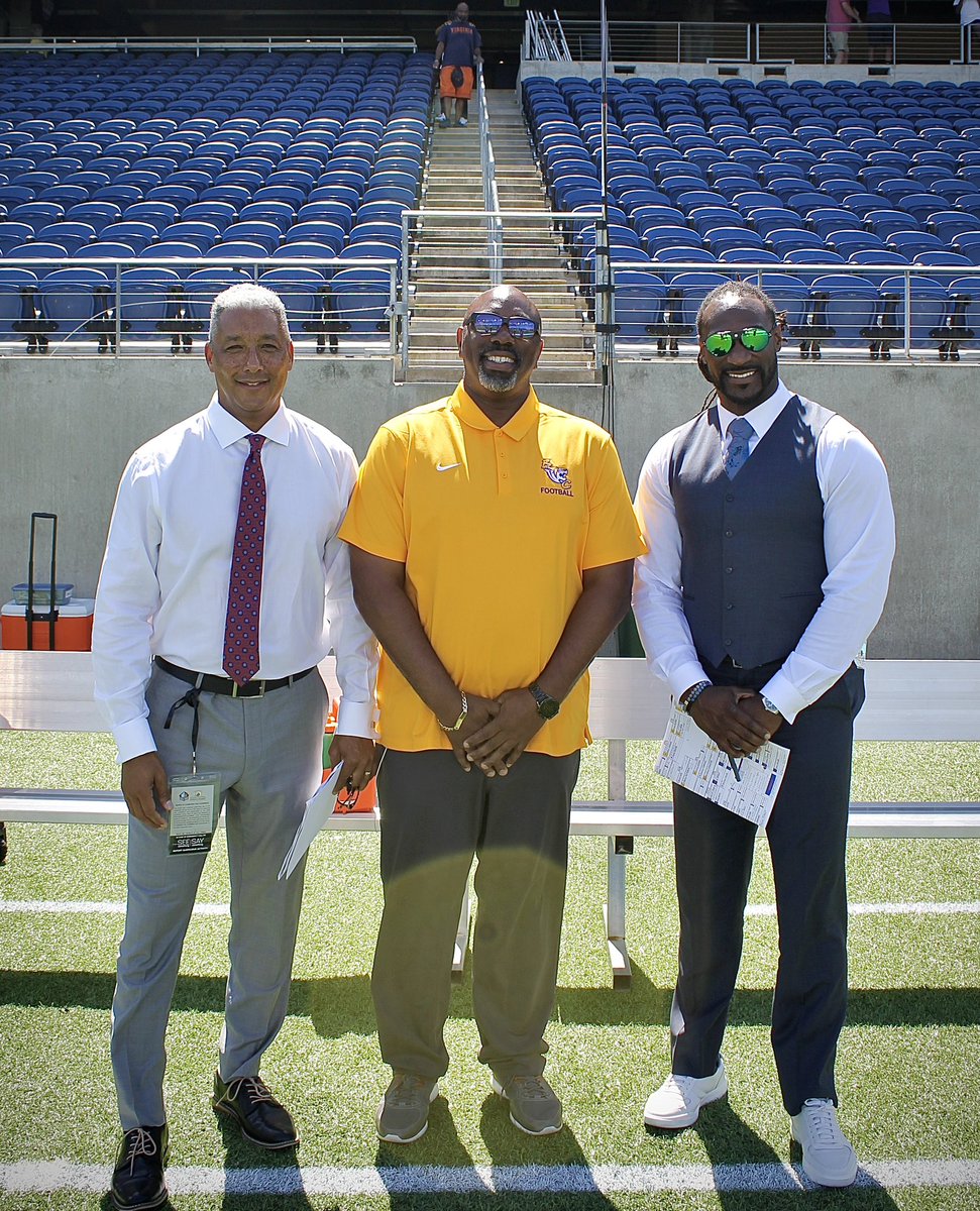 Benedict College Football Film 💜💛🎥 tweet media