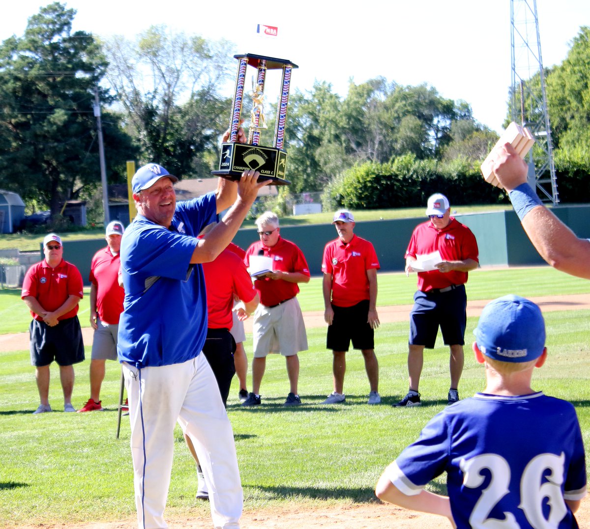 Kovar_HJsports's tweet image. Congrats to Waconia manager Mike Friedrich who in his final season as manger of the Waconia Lakers delivers them a state title. Mike is truly one of the best guys you'll meet on and off the field.