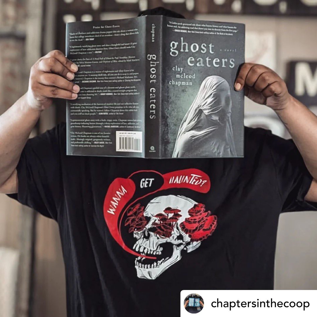 👻🍽️👻🍽️👻🍽️• @chaptersinthecoop spooky selfie
[Day 42 of #100daysofhalloweenhappy ]

Featuring my new favorite tee from the <a href="/voidmerchstore/">voidmerch</a> X <a href="/claymcleod/">Clay McLeod Chapman</a> collaboration designed by the insanely talented <a href="/hottestsingles/">Dread Singles</a> 

I'm obsessed!! 
💊💊💊

•
•
•

#horrorfiction