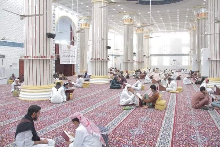 عدن: 139 حافظاً يسردون القرآن الكريم كاملاً خلال 8 ساعات

اقرأ المزيد من موقع 24 بوست :
24-post.com/news55960.html