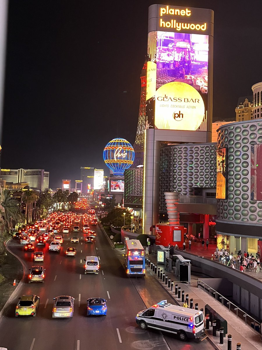 leo_tsukada's tweet photo. I’m joining University of Nevada, Las Vegas, as a NCfA fellow. Never expected to live in Vegas but it's been great so far (except the heat)!
Always good to have a place nearby to get extra cash for my research budget 🎰
Let’s see where my career will take me next couple of years. https://t.co/NlAdhYhSQe