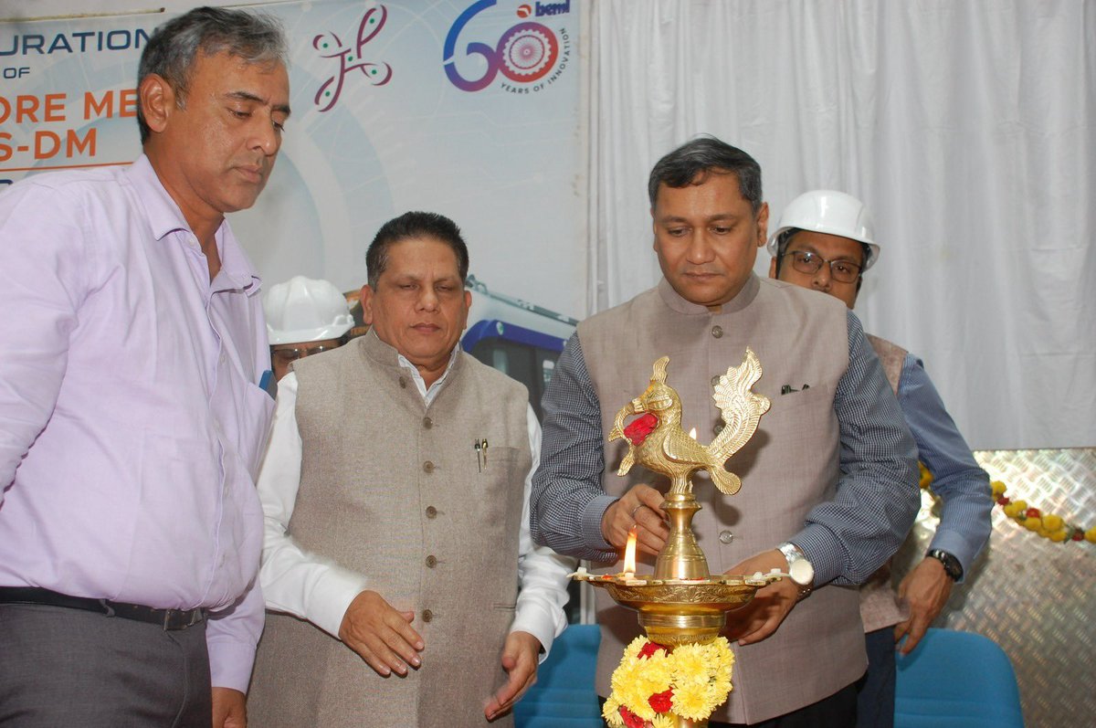 RailAnalysis's tweet image. #BEML unveils #prototype of #driverlessmetro for #BangaloreMetro

Read more...news.railanalysis.com/beml-unveils-p…

#BMRCL #Metro #Electrical #Infrastructure #Construction #Manufacturing #Production #Development #RollingStock #Electronic #Inauguration #Facility #TrainSets #Project