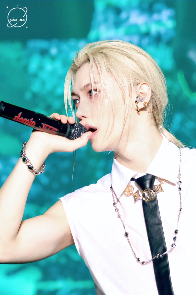 윤 tweet media