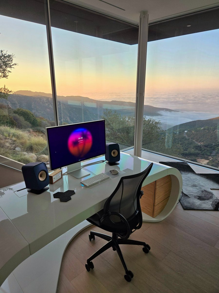 dumped my girl and cut off all my friends to fully focus on memecoins.

Now is the time you must lock in. I can get a hotter girlfriend &amp; richer friends later anyway. 

🔫