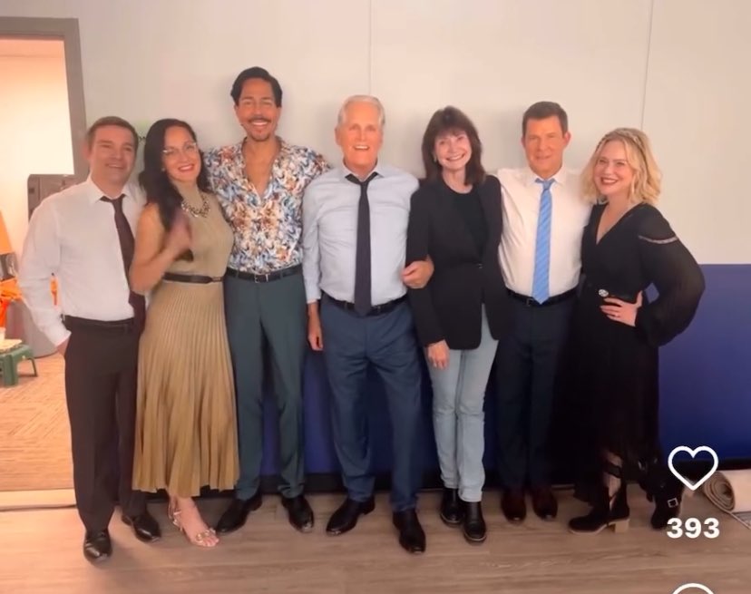 MarybethMkprudz's tweet photo. Hey @hallmarkchannel  You’re advertising “a new movie every week”.  All the #POstables are asking for is “two new #SignedSealedDelivered films a year!” We’d be ecstatic! How about it #LisaHamiltonDaly @hallmarkmystery? You know we’ll faithfully help U promote this fab writer/cast https://t.co/7QyduWgube