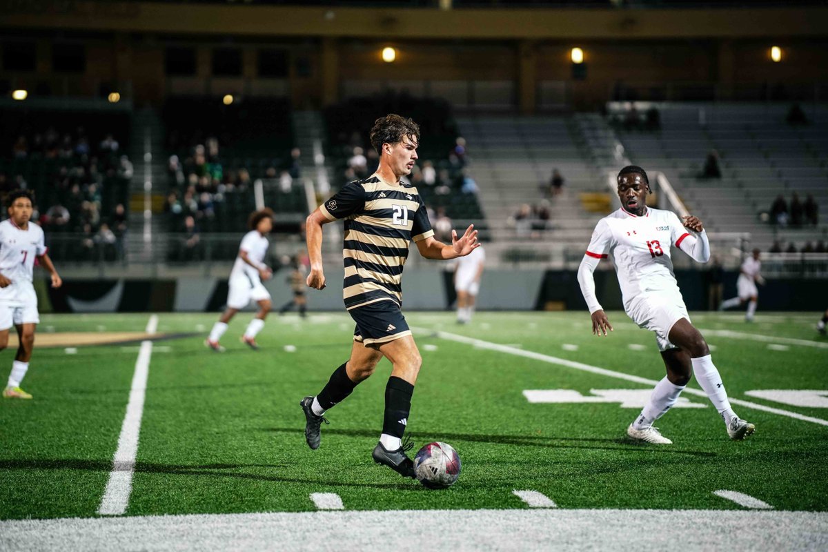 Cal Poly Men’s Soccer narrowly falls to Oral Roberts dlvr.it/TCkhqT