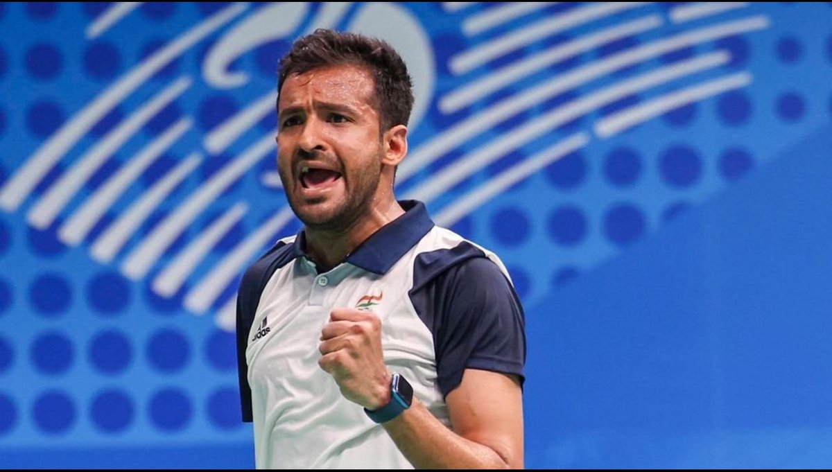 IITIOfficial's tweet image. Congratulations to para shuttler, #NiteshKumar ex IITian, on winning gold medal in men’s singles badminton SL3 event in the #ParisParalympics2024. Your win will inspire youngsters to embrace sports and win laurels for the country. @iit__mandi