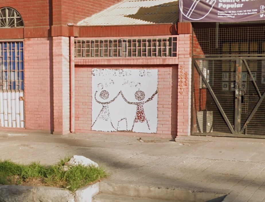 I know they're 2 kids shaking hands, but...