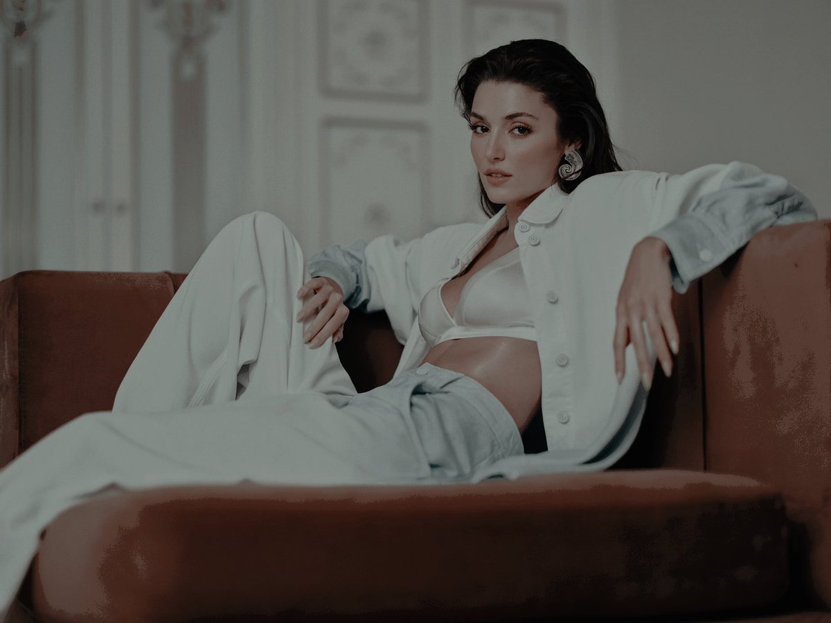 ‍ ‍‍‍‍ ‍ ‍ ‍‍‍ᅠ 𝐚𝐥𝐚𝐲𝐧𝐚 𝐜𝐥𝐚𝐫𝐢𝐬𝐬𝐞. tweet media