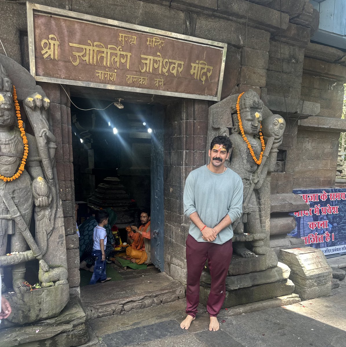 Kabirduhansingh's tweet image. Today, The Temple Trip of Uttarakhand ended with blessings. It worked as a Powerbank for me and I am charged up with a new fire. Now time to take on the hustle bustle of daily’s life. 
#MukteswarTemple #jageshwardham #kasardevi #goludevtamandir #dandeshwarmahadev #kainchidham