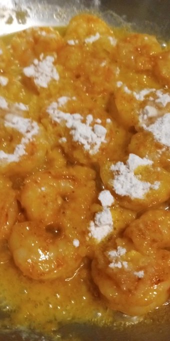 First time cooking macaroni and cheese. I didn't follow ANY of the 7 or 8 different directions I received<a href="/tag/geechieastf"class="tags"><span>#geechieastf</span></a>