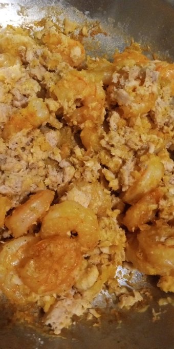 First time cooking macaroni and cheese. I didn't follow ANY of the 7 or 8 different directions I received<a href="/tag/geechieastf"class="tags"><span>#geechieastf</span></a>