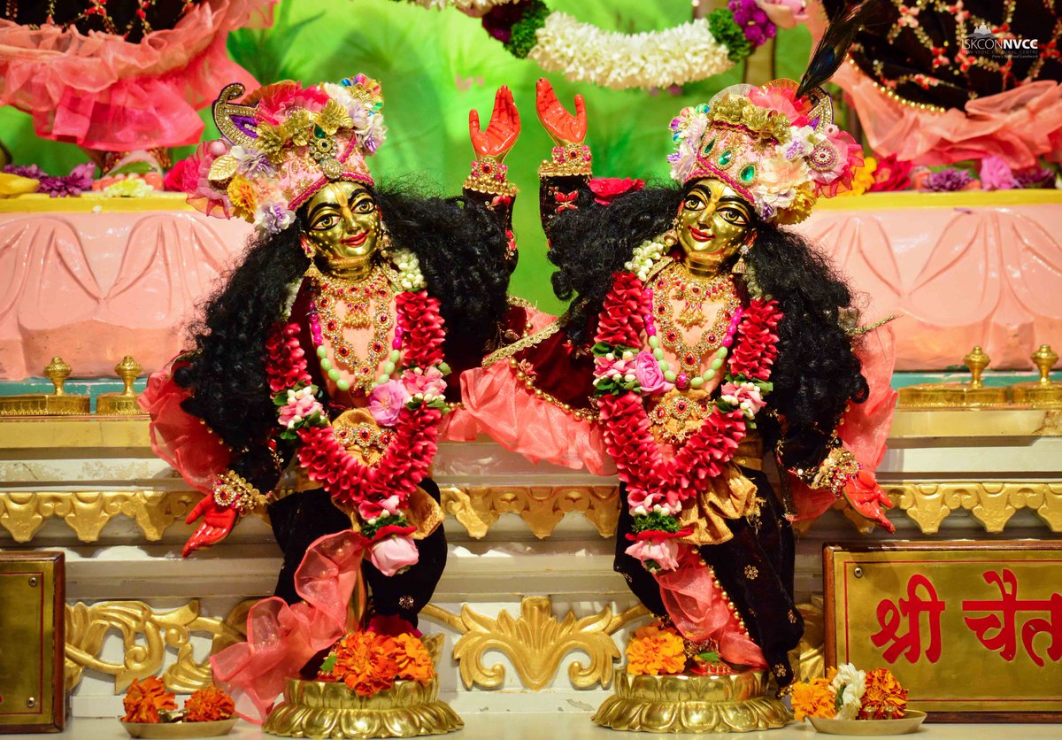 ISKCONPune's tweet photo. 🙏🏽Today's Darshan 📿 🗓03-09-2024🙏
🌷Sri Sri Gaur Nitai🌷
🚩@ISKCONNVCCPune🚩
.
.
#ISKCONNVCCPune #ISKCONNVCC #ISKCONPune
#ISKCON #3rdseptember #3rdseptember2024 #Tuesday
#kirtan #Harekrishna #Krishna #Kirtan #Krishna
#Harinaamsankirtan #Radheshyamdas
#Radhe #Radha https://t.co/V7ZoKnygH4