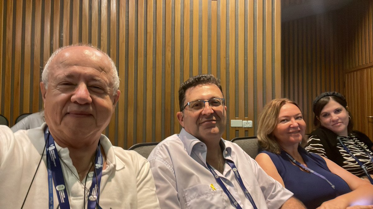 With the leading team of Division of Dental Health of the MoH at the opening of the Public Health conference 
יחד עם הצוות המוביל של האגף לבריאות השן של משרד הבריאות בפתיחה של הכנס השנתי של בריאות הציבור <a href="/HagaiLevine/">פרופ' חגי לוין</a>