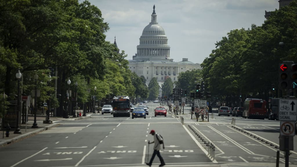 Comparingly's tweet image. Trump Stokes Relocation Fears Among Federal Workers dlvr.it/TCknQd