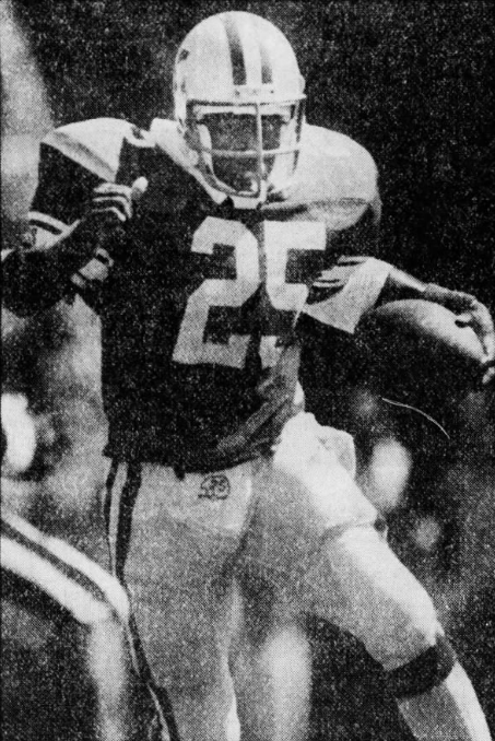 coreyp08's tweet photo. .@BarionBrown is the first @UKFootball player to score a touchdown in three consecutive season openers since Marc Logan (1984-1986) https://t.co/365kTvpofn