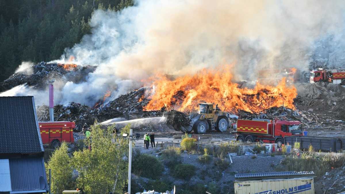 collegetitan's tweet photo. 'Queen of Trash' in dock in Sweden's biggest toxic waste scandal https://t.co/hpMwA9poYF https://t.co/Xge1hLSpx5