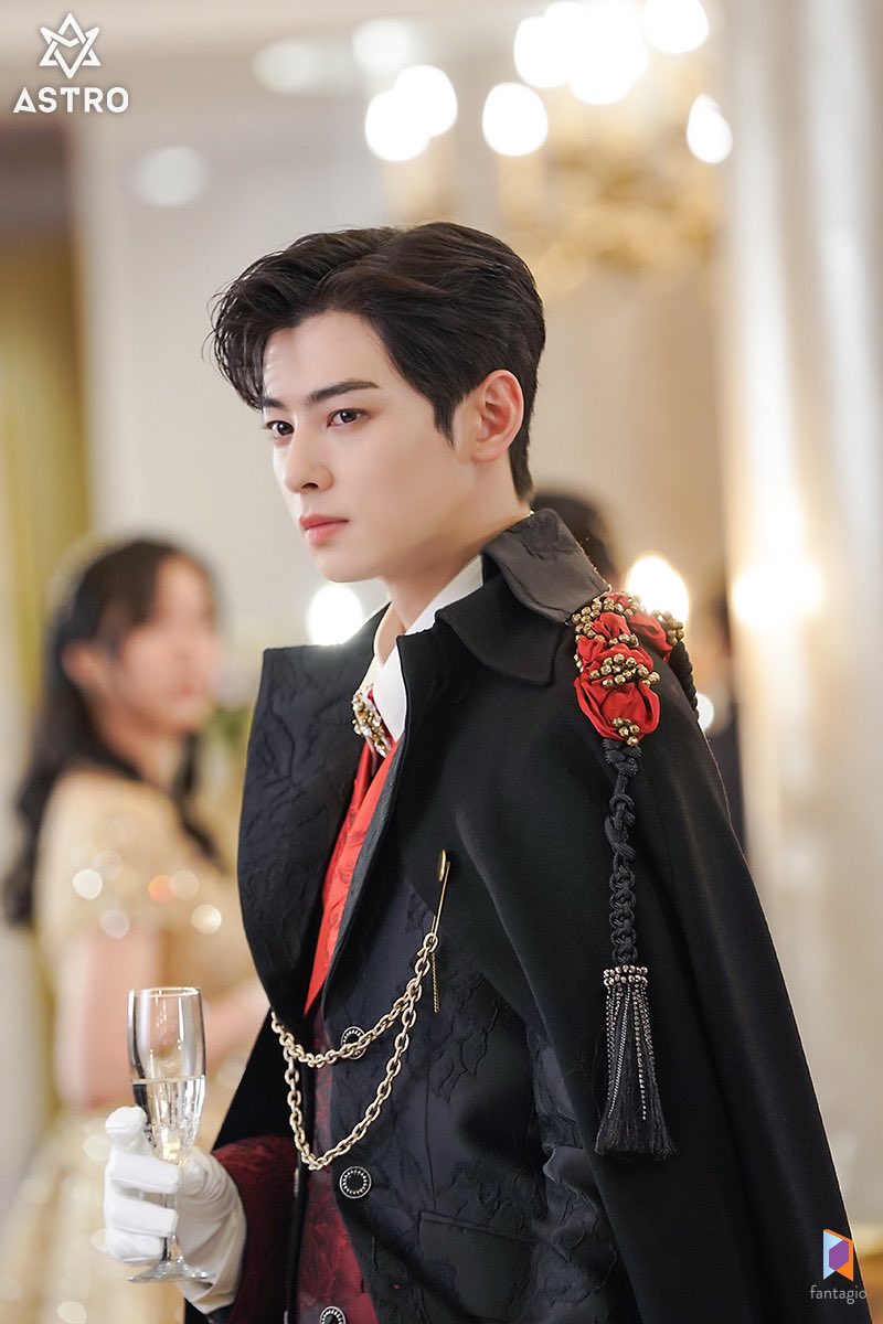 eunwoo_may's tweet photo. 👑❤️ https://t.co/oT0GKxK2fi