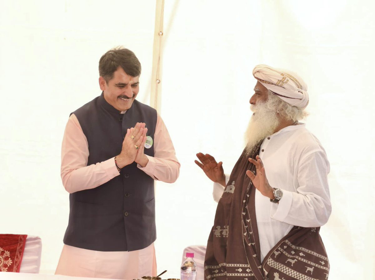 ChaudhryShankar's tweet image. Birthday greetings to Padma Vibhushan Shri @SadhguruJV Ji.

May he be blessed with good health and a long life as he continues to inspire generations with his wisdom and eco-conscious efforts. Today, Banas is honoring him by opening a soil testing lab.