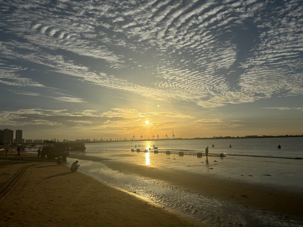 玩完回家，明天开始上机，听说这两天行情不好，给兄弟们抽个奖吧，三连➕关注。300t三人分。晚上到家之后开奖，11-12点吧。