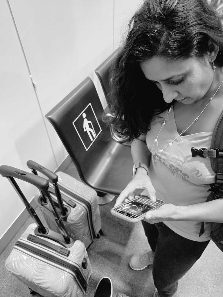 Rhasna Bhagwanbali (@rhasnab) on Twitter photo Off we go to prague! #ESRA2024 # new european fluid regulation are stupid # bye bye hyoluronic acid 🥲<a href="/HouthoffKavita/">Kavita Houthoff Khemlani</a> <a href="/bobfunn/">bob funnekotter</a> <a href="/ESRA_Society/">ESRA | European Society of Regional Anaesthesia</a> Off we go to prague! #ESRA2024 # new european fluid regulation are stupid # bye bye hyoluronic acid 🥲<a href="/HouthoffKavita/">Kavita Houthoff Khemlani</a> <a href="/bobfunn/">bob funnekotter</a> <a href="/ESRA_Society/">ESRA | European Society of Regional Anaesthesia</a>