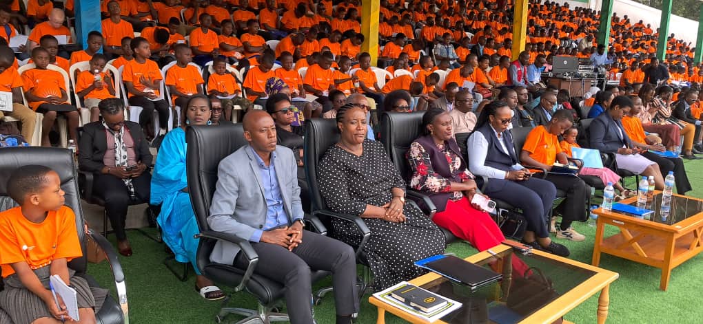 Appreciate! 

#Meet the Minister of <a href="/RwandaGender/">Ministry of Gender & Family Promotion | Rwanda</a>, Director General <a href="/Rwanda_Child/">National Child Development Agency | Rwanda</a>, Deputy representative <a href="/unicefrw/">UNICEF Rwanda</a>, The Governor of <a href="/RwandaSouth/">Southern Province | Rwanda</a>, <a href="/HuyeDistrict/">Huye District</a> Mayor and many other children partners as well as other many delegations.  

#ItoreroImitavu
#ChildrenSummit2024