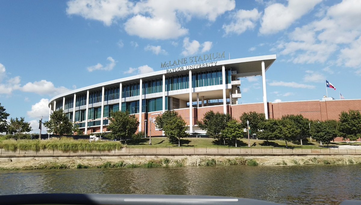 hayestrev's tweet photo. Week 1 #CFB at Baylor. Friday flew down: meetings &amp; scenic shoots around town. While doing so, I found real bears on campus. Saturday’s game &amp; broadcast were both ok. Knocking rust off during a 45-3 blowout. I talked my way on a boat too. #LaborDay #ESPN #businesstrip #ESPNCFB https://t.co/zE6pSre1Px