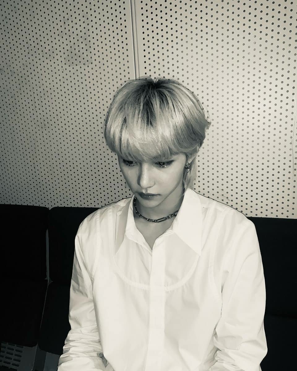 aveengrs's tweet image. 𝙰sí como lo suponen ♡ el más trastornado ( o sea yo ) esta siendo el encargado de la musica para el quehacer de la casa y obvio #auto𐚁māt𝑖c es el top de la 𝚙𝑙aylist ★💭 𝚙or lo menos unas veinte veces si la puse y o escuche ninguna queja.

ㅤ𝕚𝖗on𝙼an誰想♡︎📀 𝚗a𝖗c𝕚s