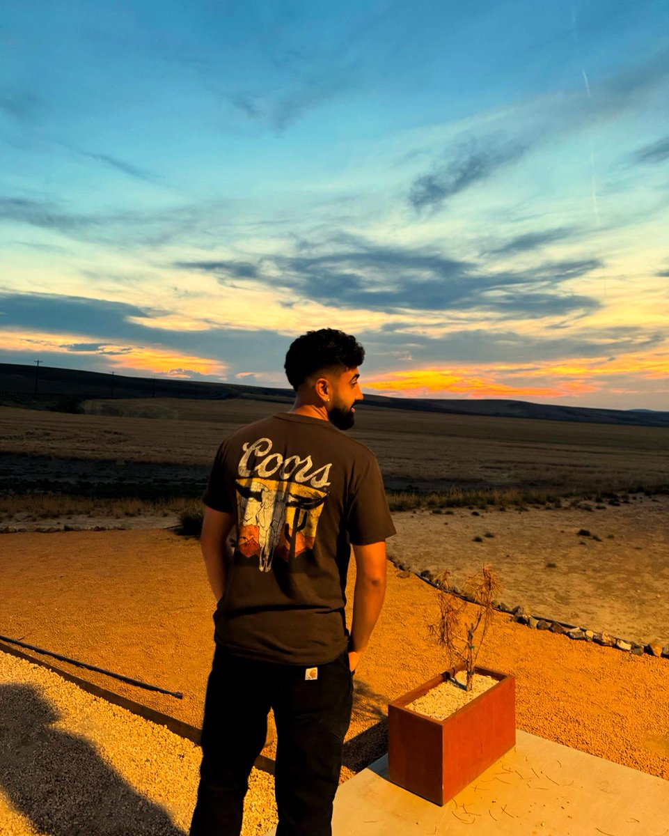 IsraelMVP10's tweet photo. Don’t look at the caption, look at me. https://t.co/QqrvNG65tq