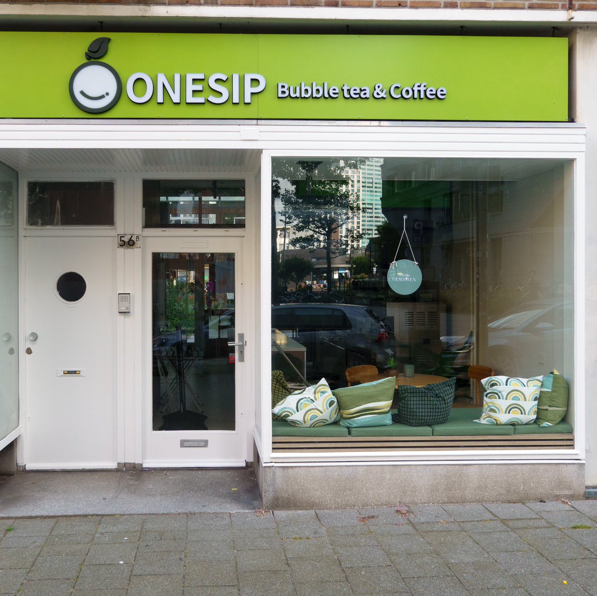 #straatjutten 4829: One Sip
OneSip bubbel tea &amp; coffee.
Wie graag onbeschaafde hoeveelheden koffie naar binnen gutst, is hier misschien niet aan het juiste adres. Maar dat ene slokje zal dan toch wel een ongekende smaakervaring bieden?

#ideeënstarter: verminder de kwantiteit