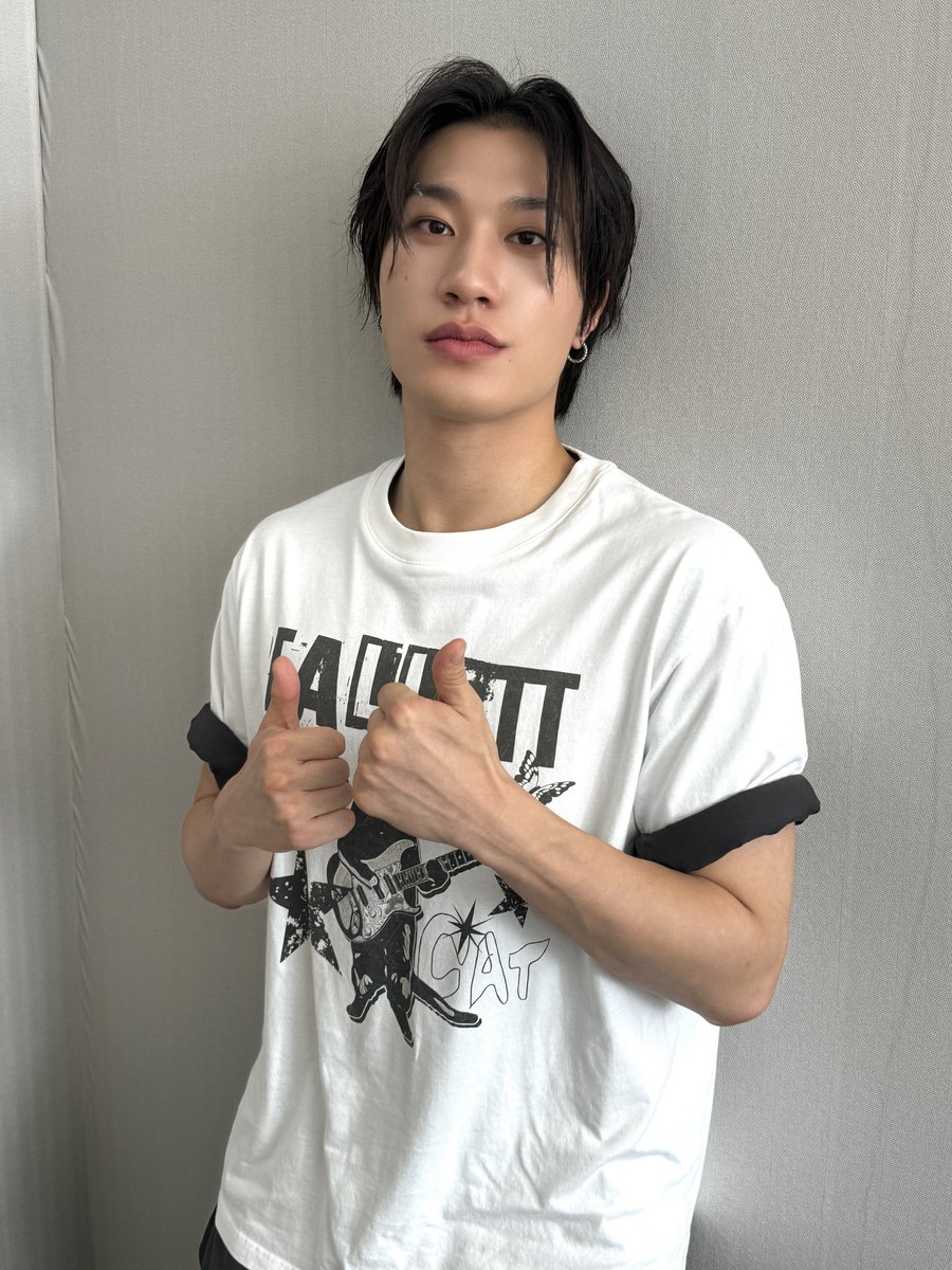 [📸]

MBC FM4U 정오의 희망곡 김신영입니다 
😜👍

#방예담 #BANGYEDAM