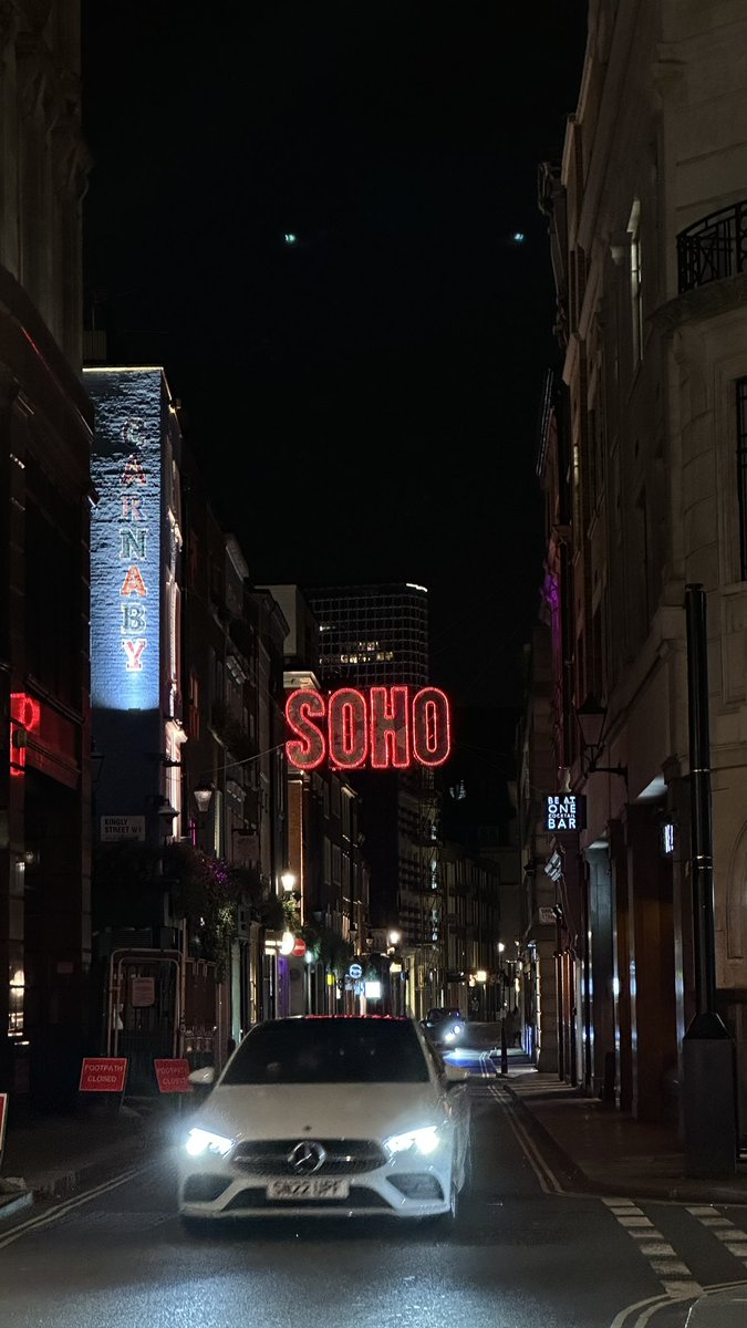 _tazk's tweet photo. Here is London🇬🇧 https://t.co/3RpXBj4YDC